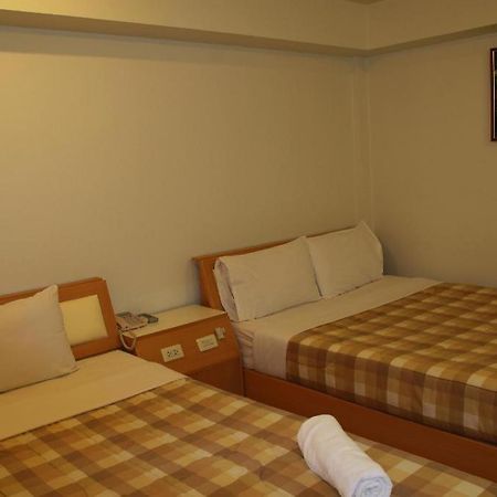 Ratchaphruek 2007 Hotel Чом Тонг Екстериор снимка