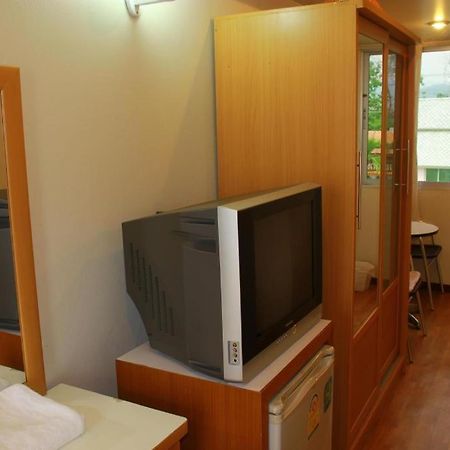 Ratchaphruek 2007 Hotel Чом Тонг Екстериор снимка
