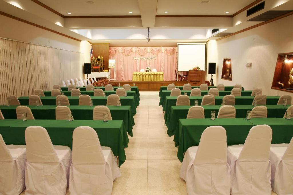 Ratchaphruek 2007 Hotel Чом Тонг Екстериор снимка