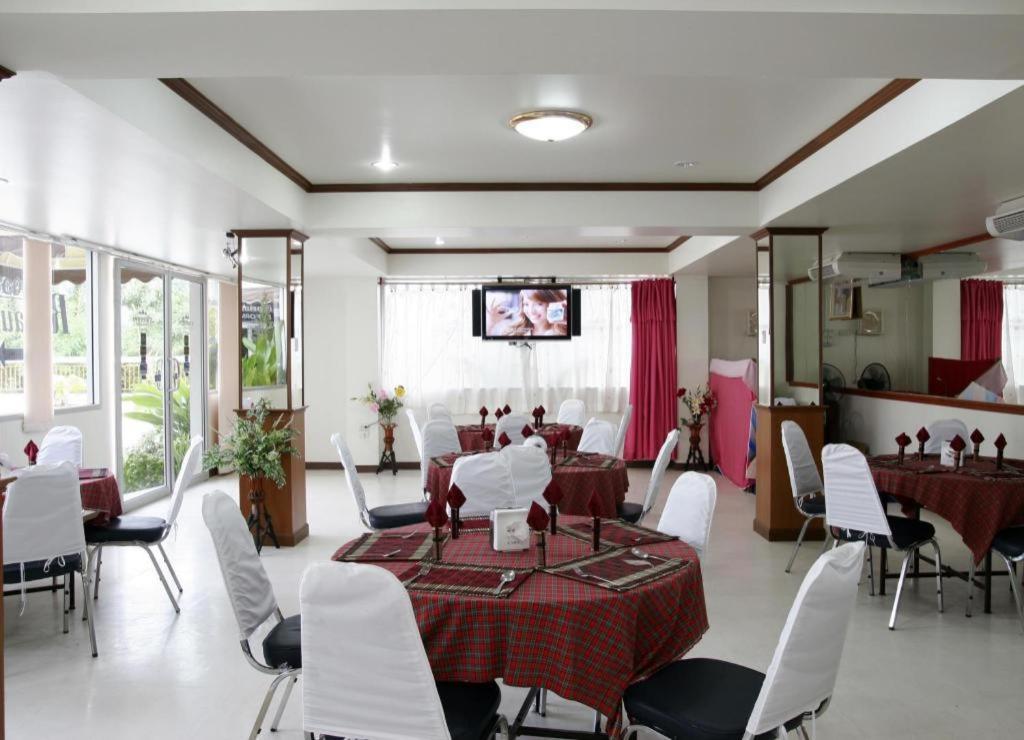 Ratchaphruek 2007 Hotel Чом Тонг Екстериор снимка