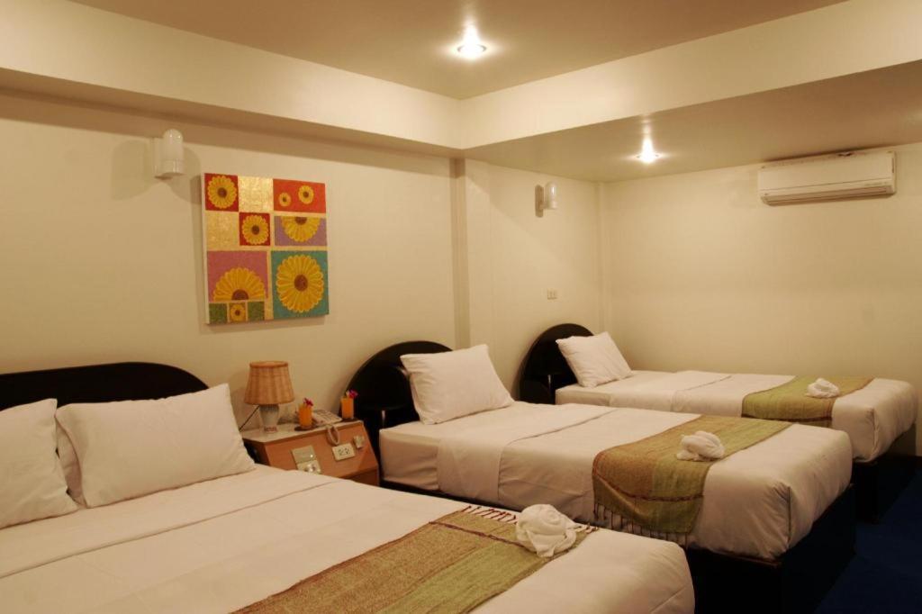 Ratchaphruek 2007 Hotel Чом Тонг Екстериор снимка