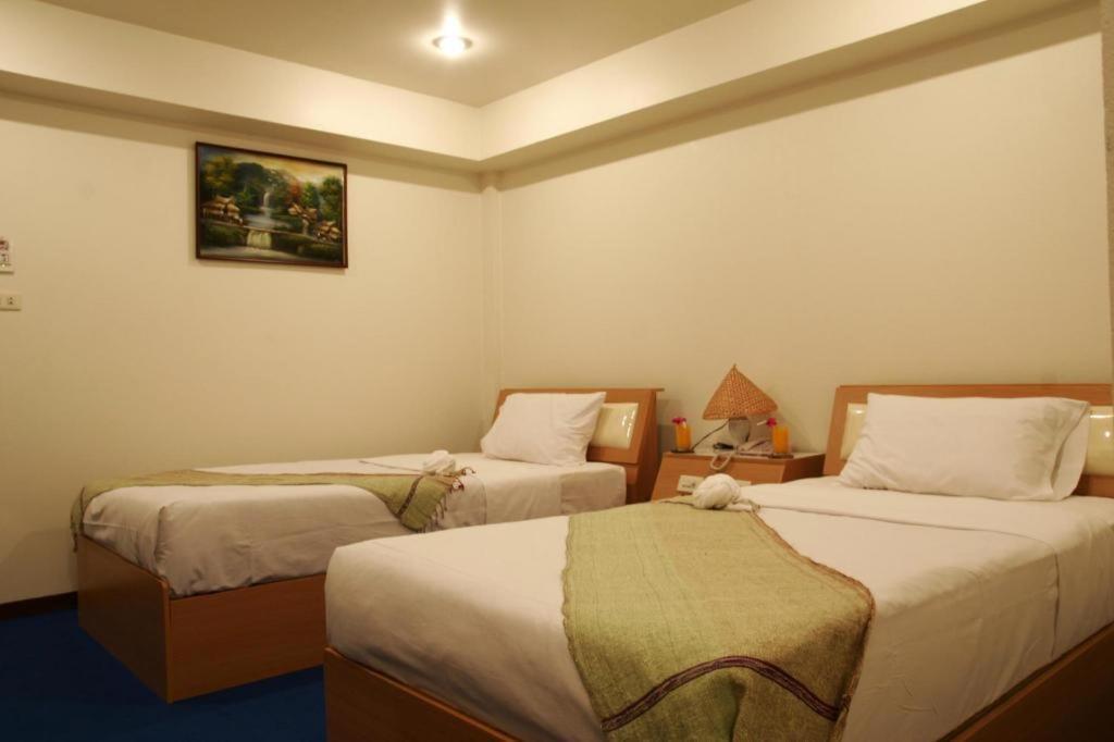 Ratchaphruek 2007 Hotel Чом Тонг Екстериор снимка